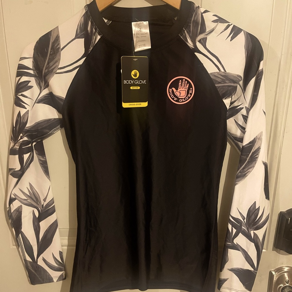 NWT Girls Body Glove Athletic Top